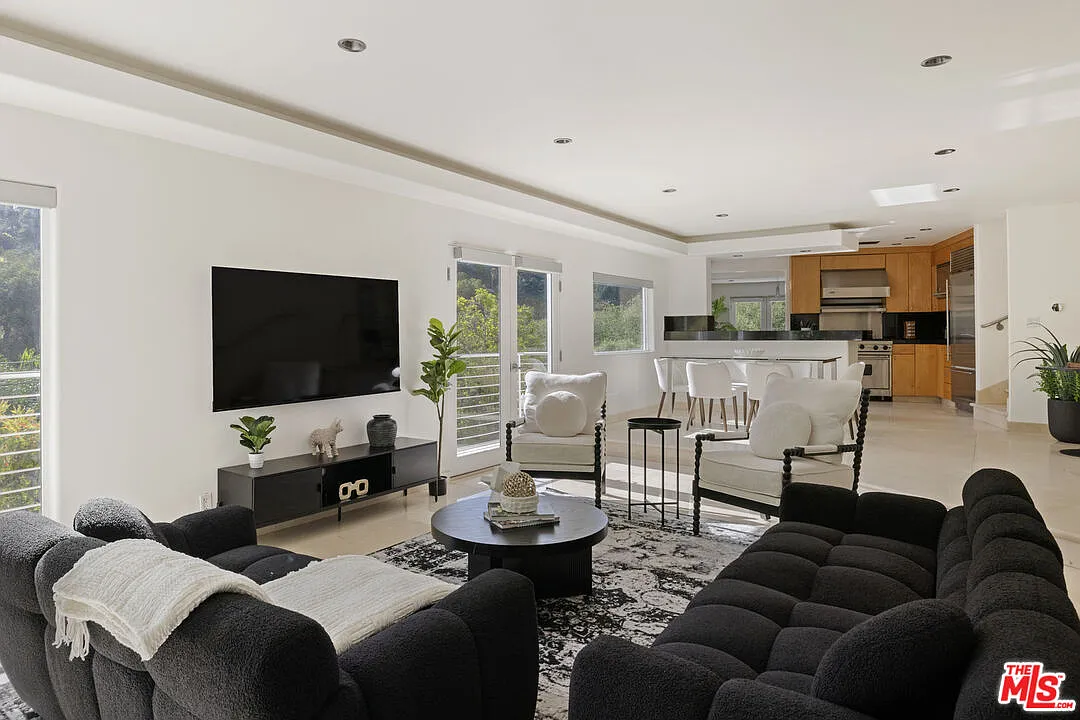 3111 Belden Dr — photo 3